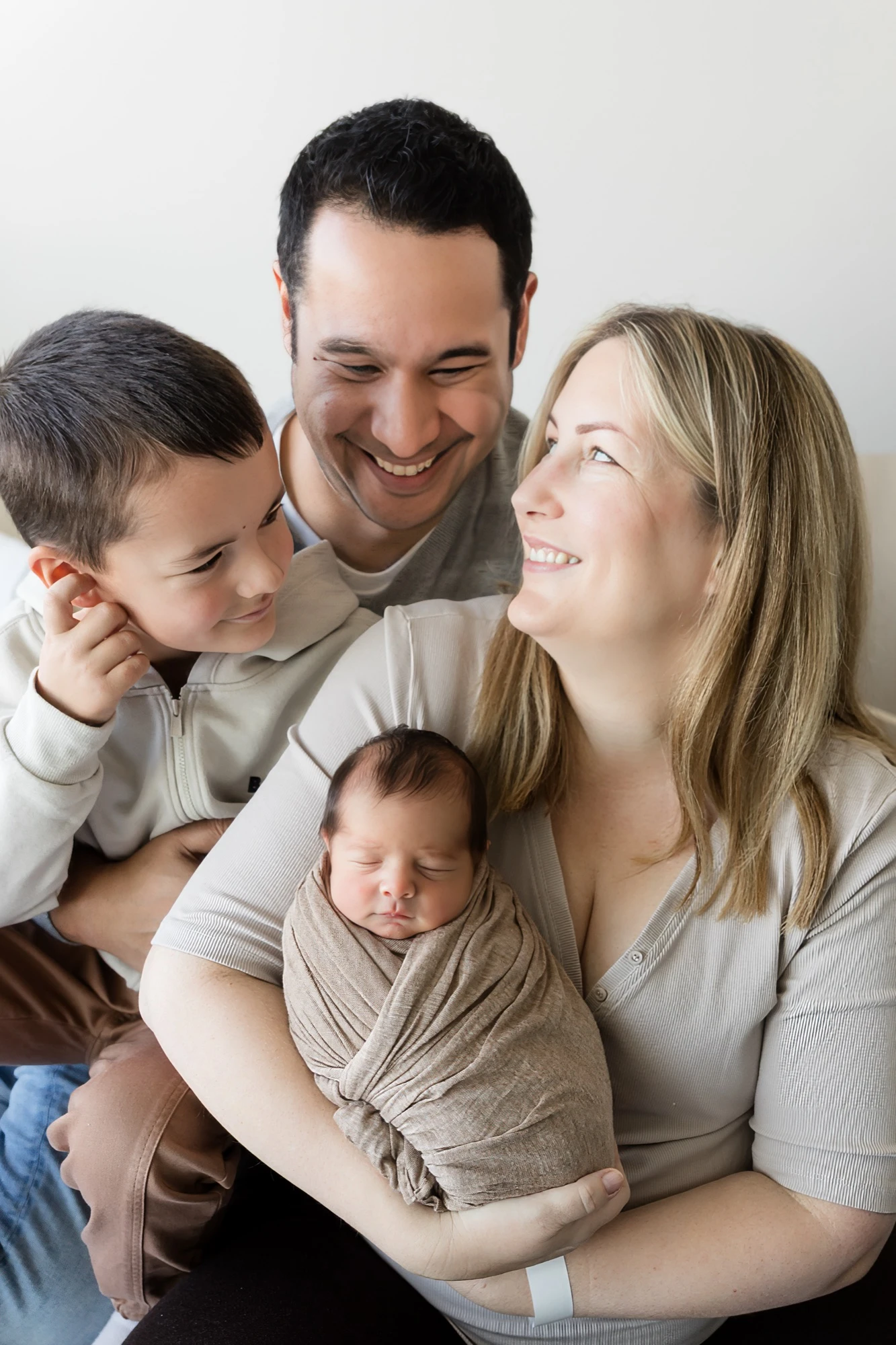 Newborn session at The George Centre, Gledswood Hills — sample 2