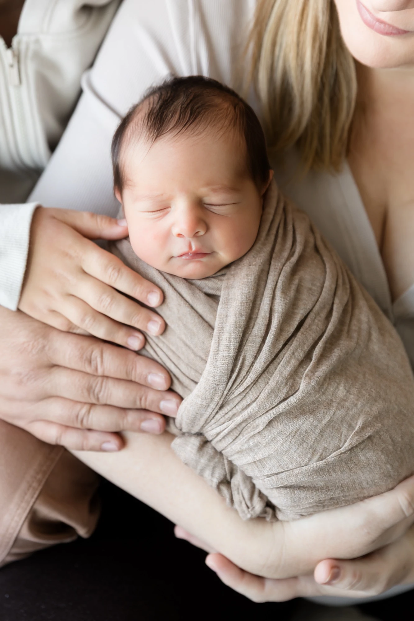 Newborn session at The George Centre, Gledswood Hills — sample 3
